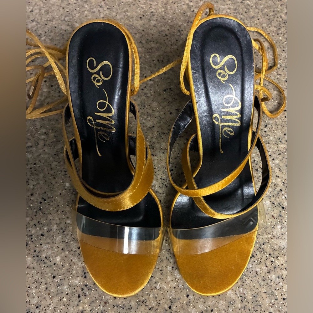 Like New So Me Women's Satin Gold and Clear Strappy Heels. SZ 6